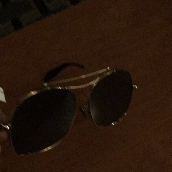 Alexander McQueen - Picture 2 of 3